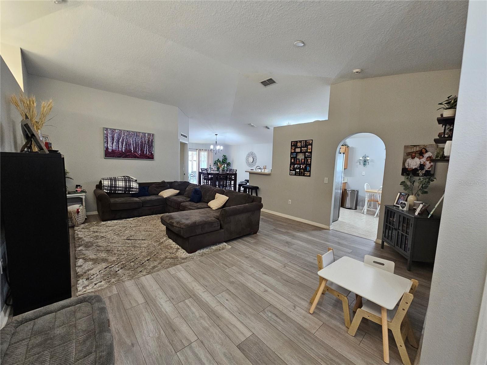 2413 SANDRIDGE CIRCLE