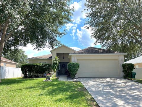 Photo of 2413 Sandridge Circle, Eustis, FL 32726 (MLS # O6287350) Photo of 2413 Sandridge Circle, Eustis, FL 32726 (MLS # O6287350)