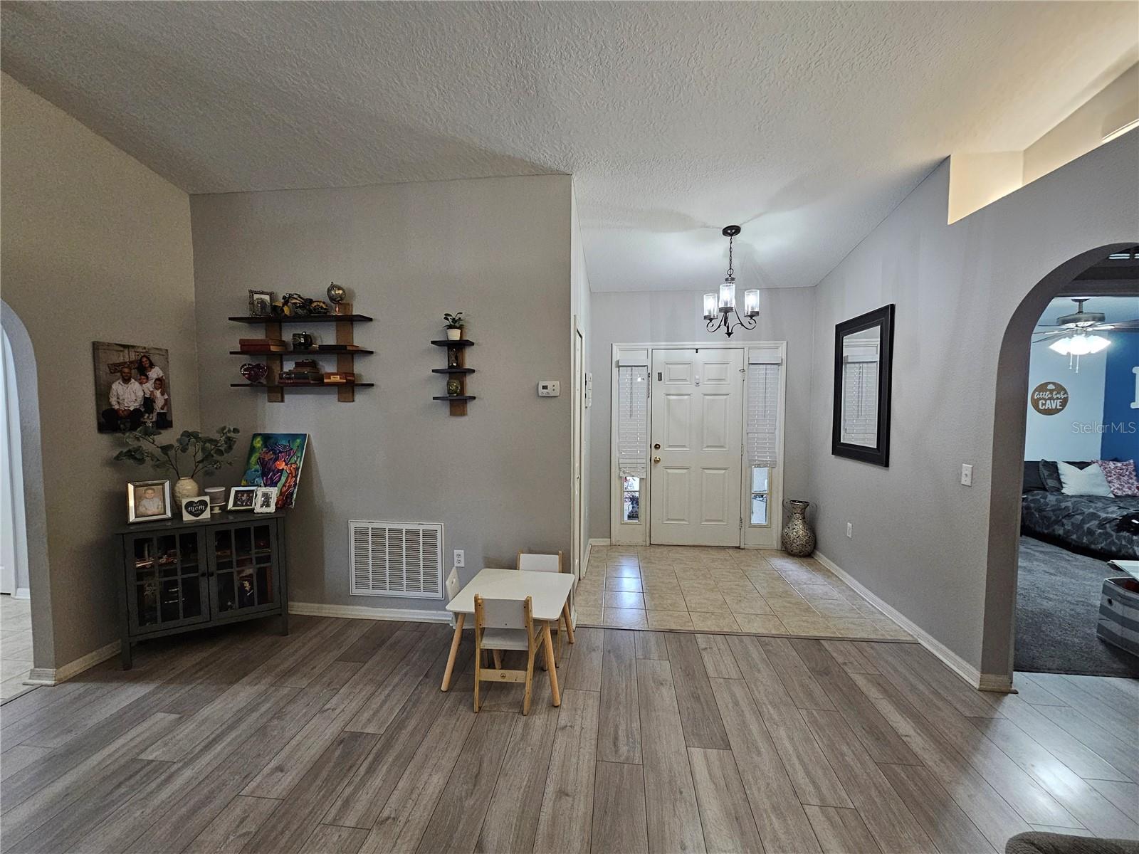 2413 SANDRIDGE CIRCLE