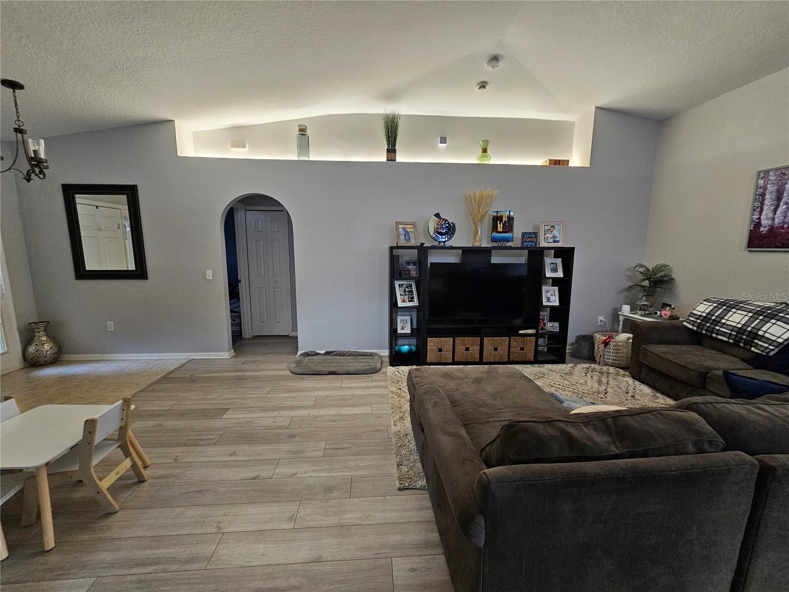 2413 SANDRIDGE CIRCLE