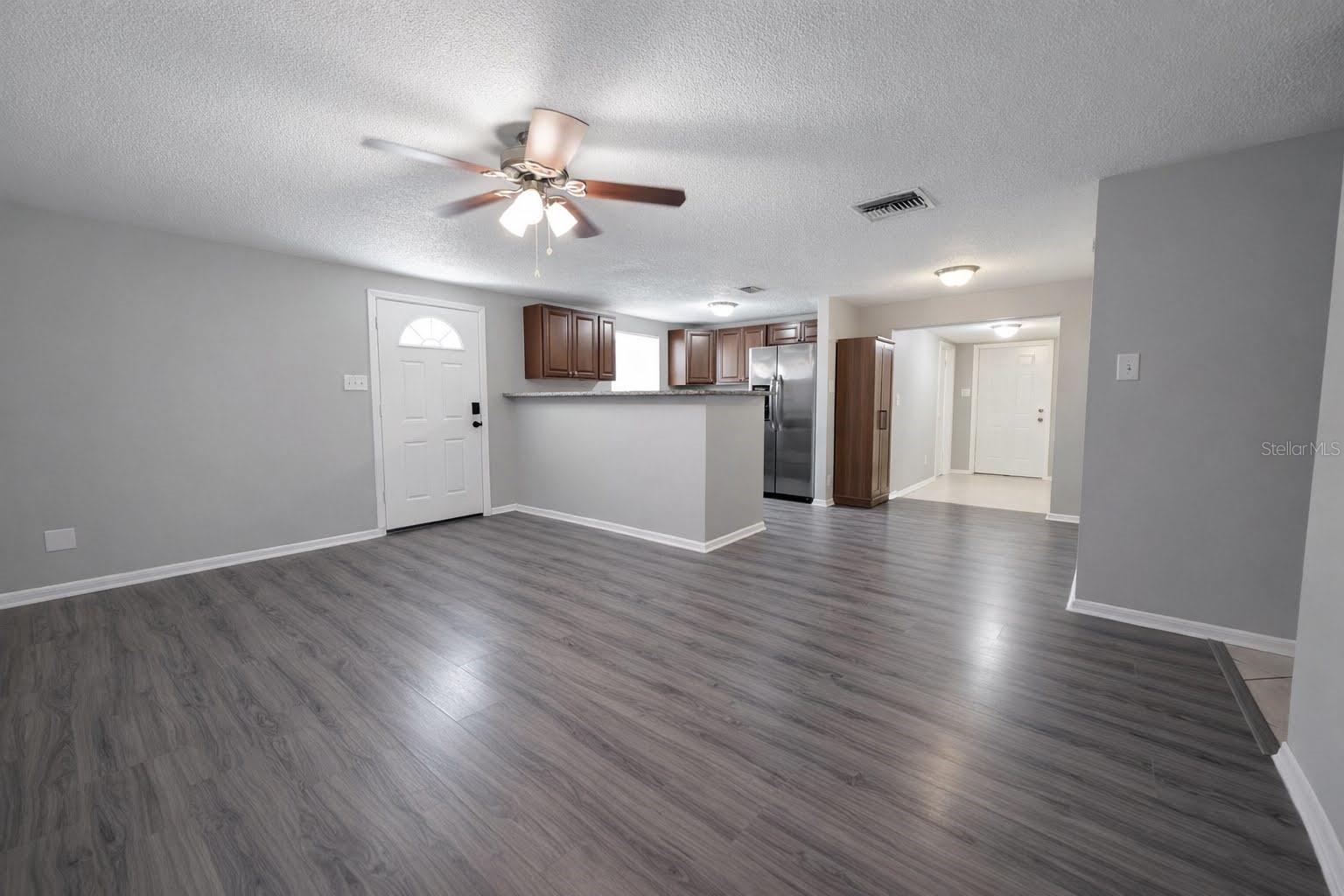 307 W WOODLAWN AVENUE