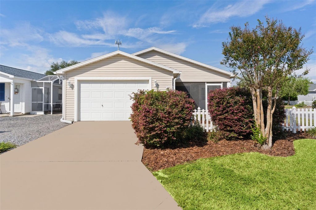 Photo of 17382 SE 93rd Retford Terrace, The Villages, FL 32162 (MLS # W7889762)