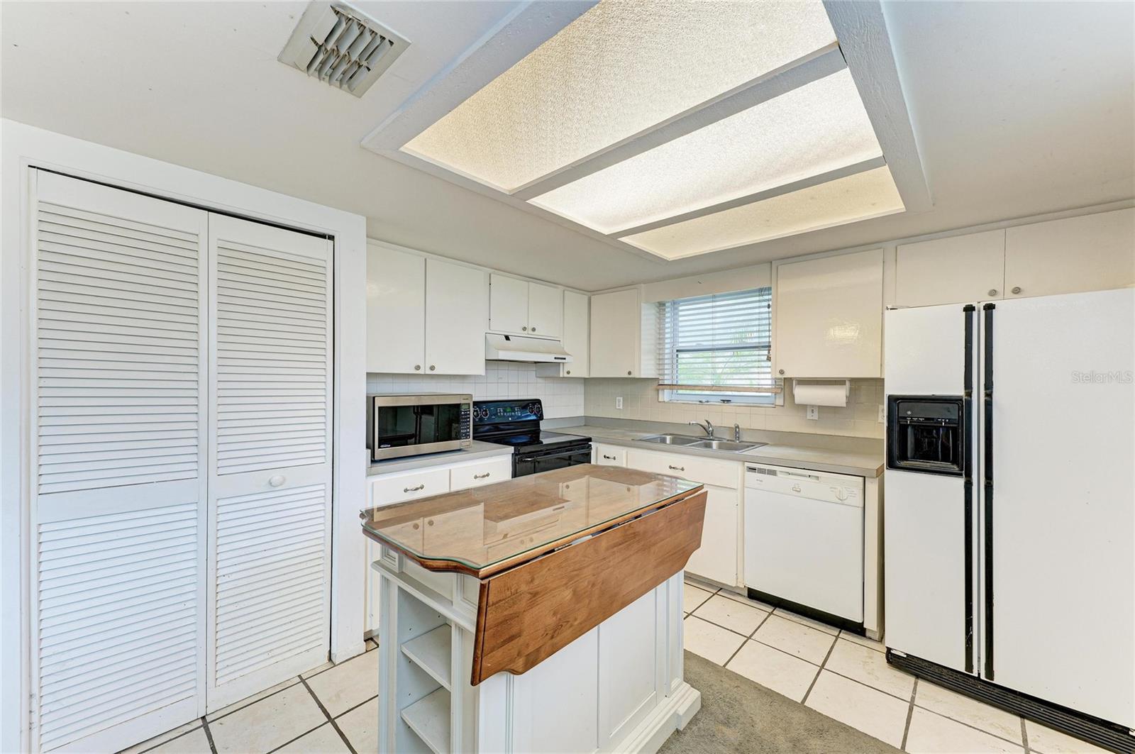 VILLAGES OF THOUSAND OAKS VILLAGE I - Residential