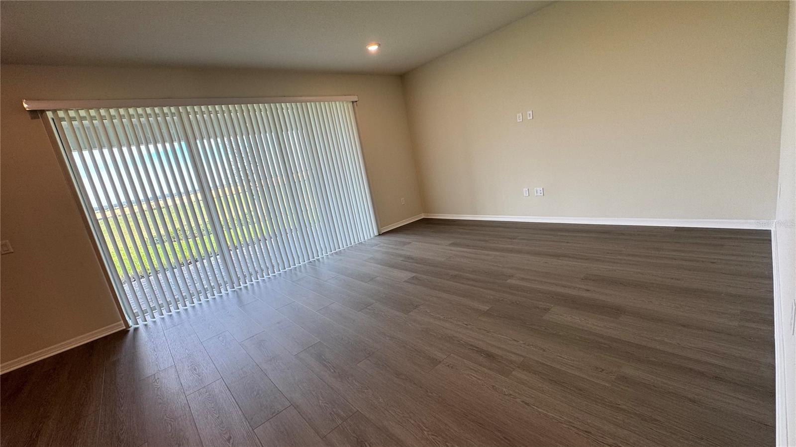 SILVERLEAF OAKS/HAMLIN PH 3A - Residential Lease