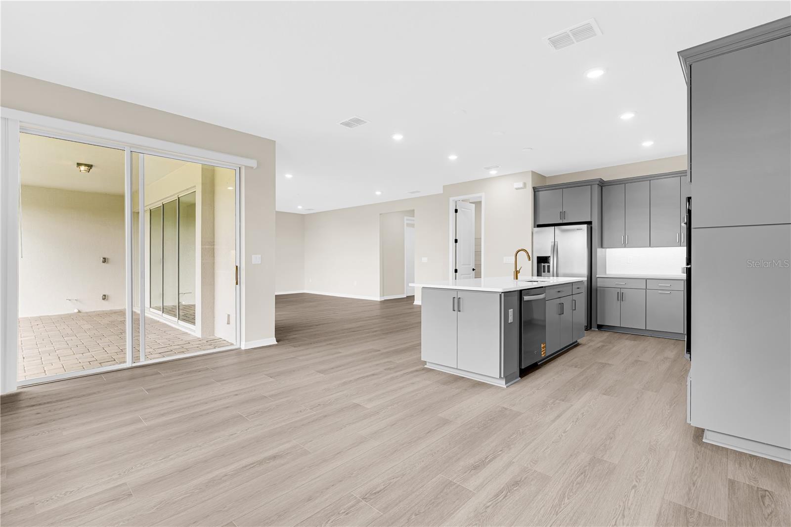 SILVERLEAF OAKS/HAMLIN PH 3A - Residential Lease