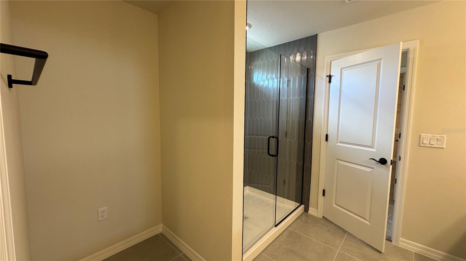 SILVERLEAF OAKS/HAMLIN PH 3A - Residential Lease