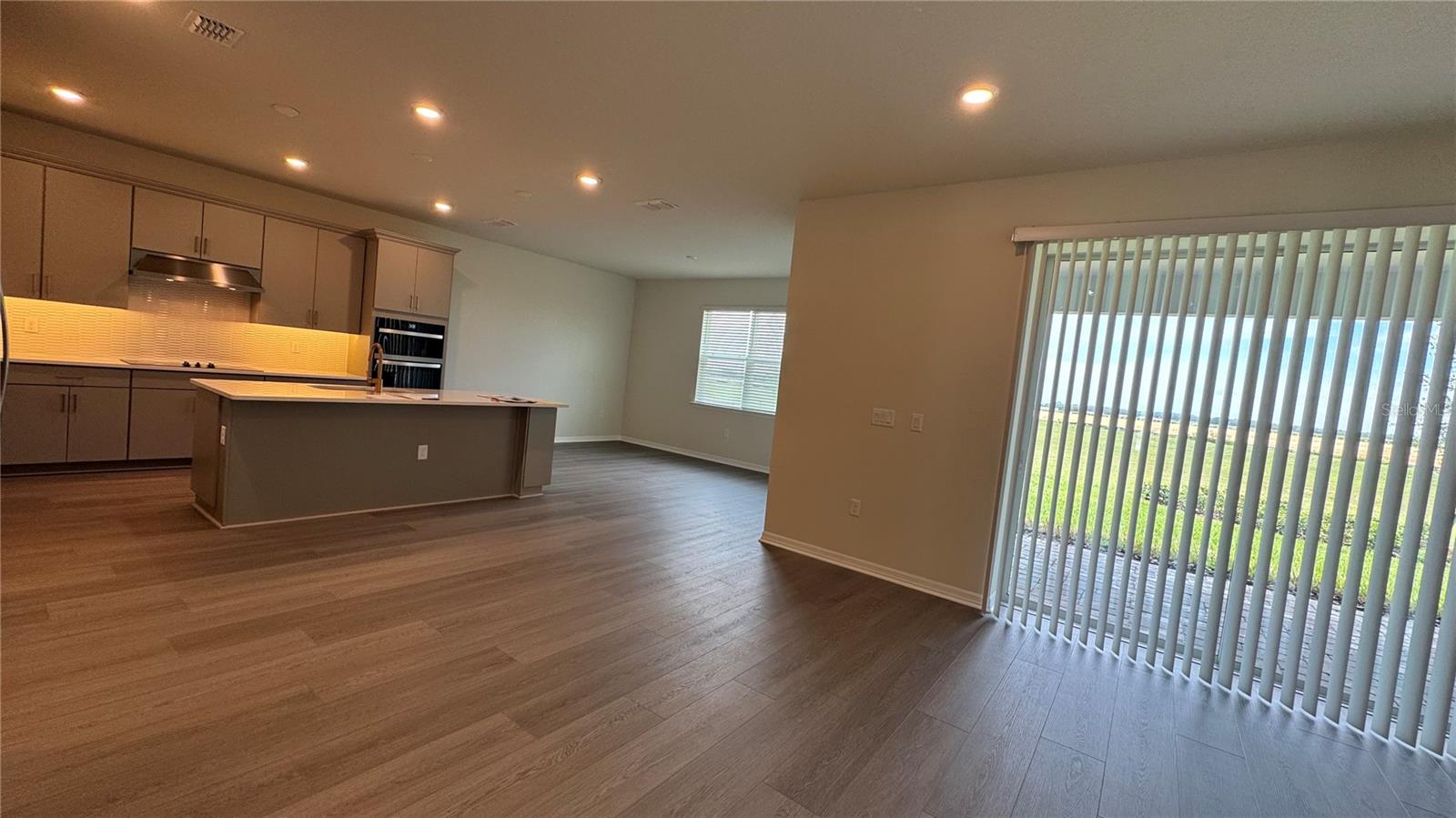 SILVERLEAF OAKS/HAMLIN PH 3A - Residential Lease