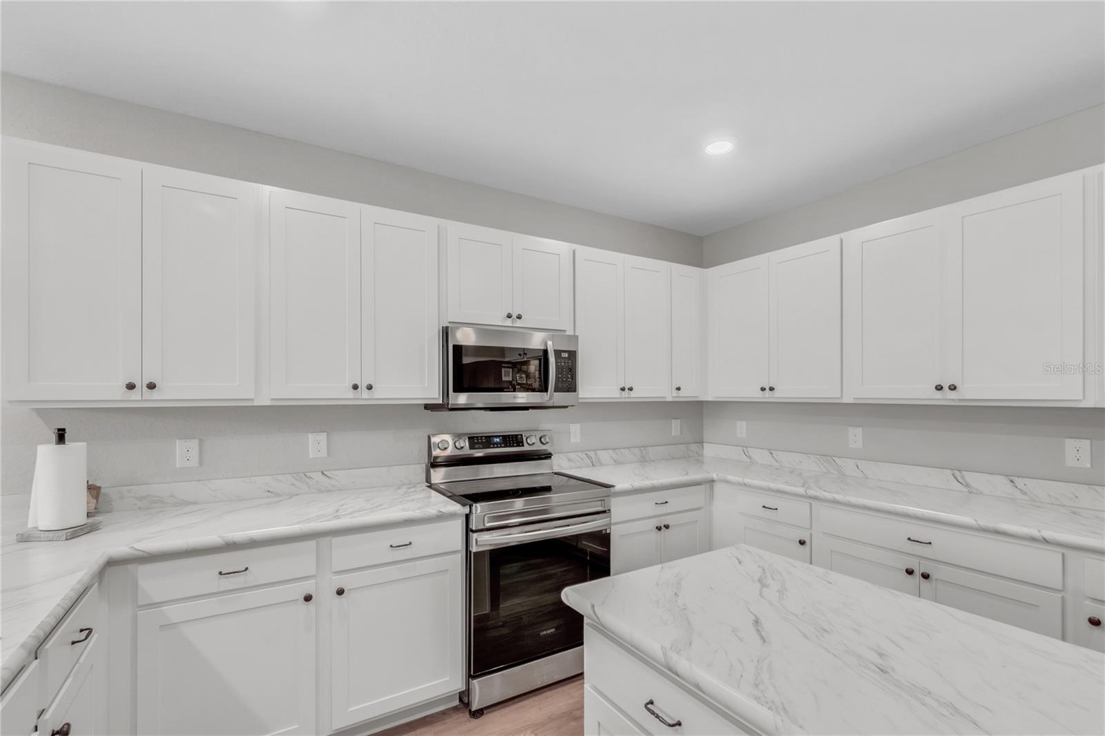 SUMMERCREST - Residential