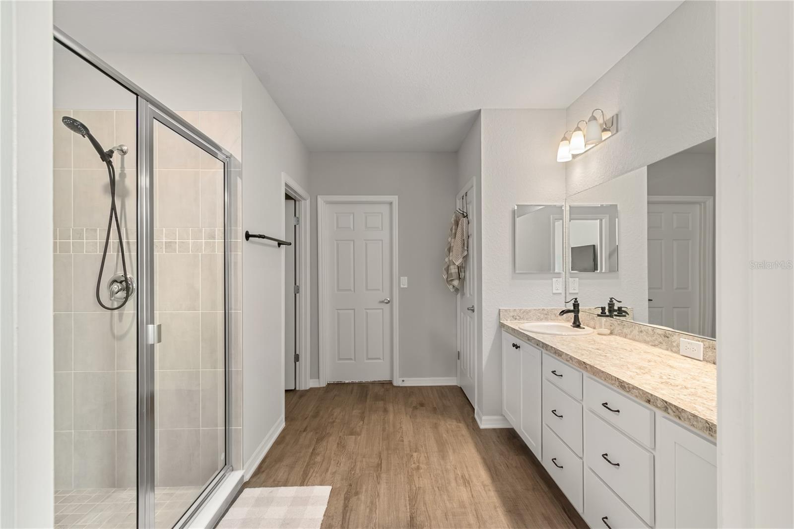 SUMMERCREST - Residential