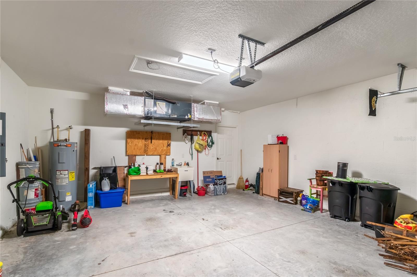 SUMMERCREST - Residential