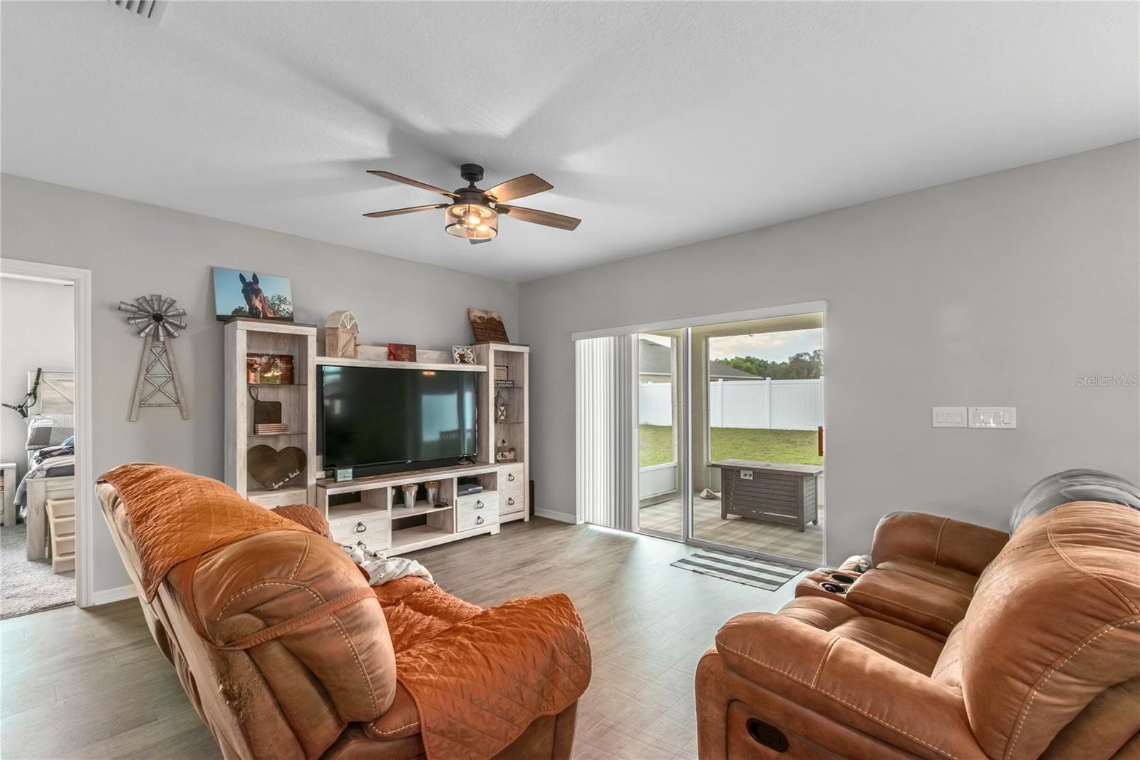 SUMMERCREST - Residential