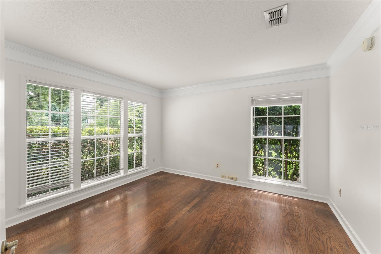 1362 HAMPSTEAD TERRACE