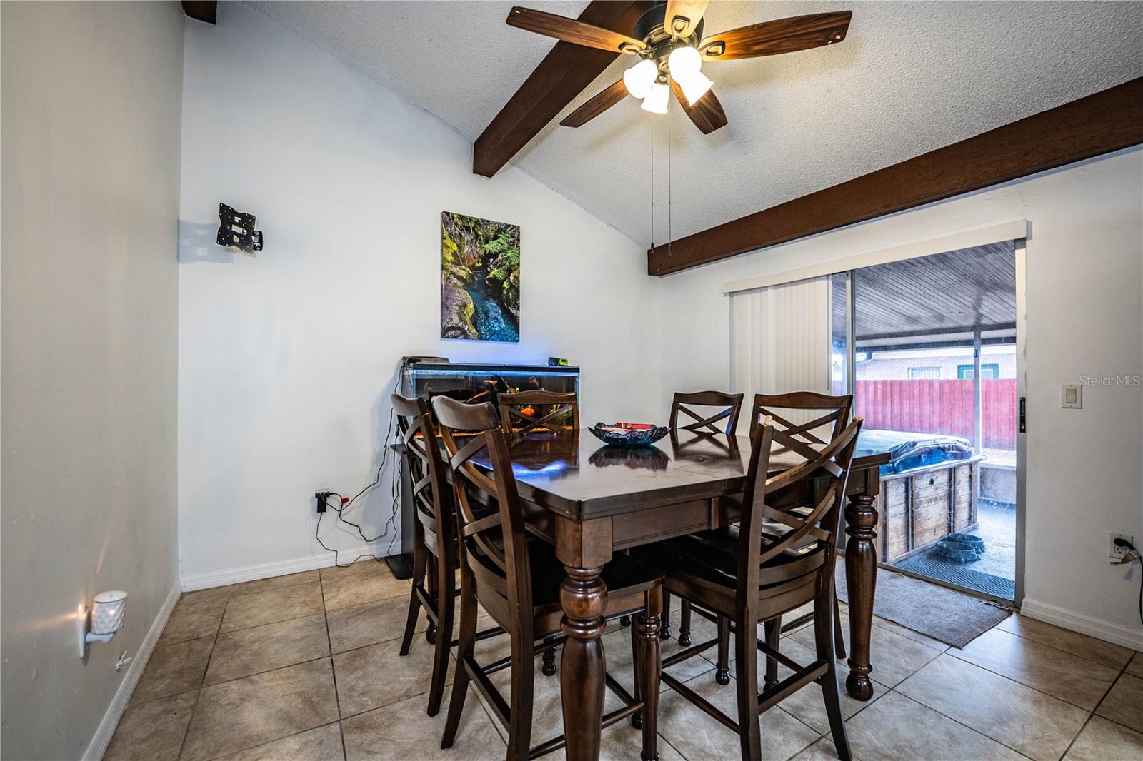 WEST OF LAKE HOWARD - Residential