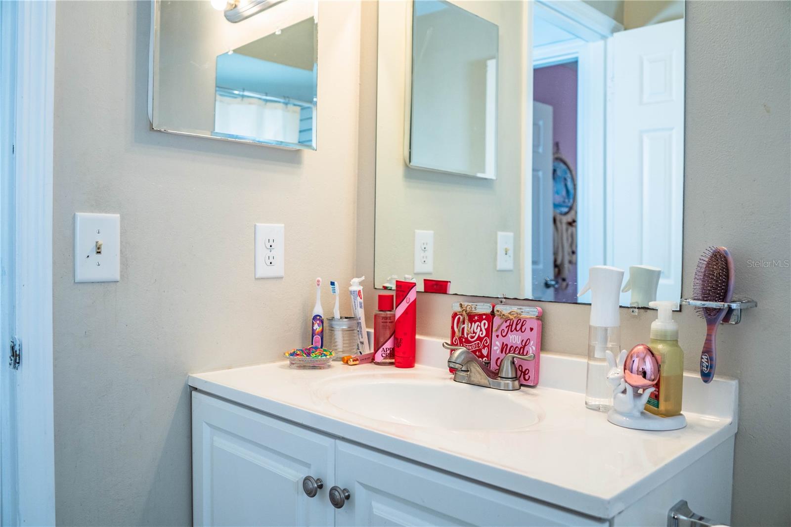 WEST OF LAKE HOWARD - Residential