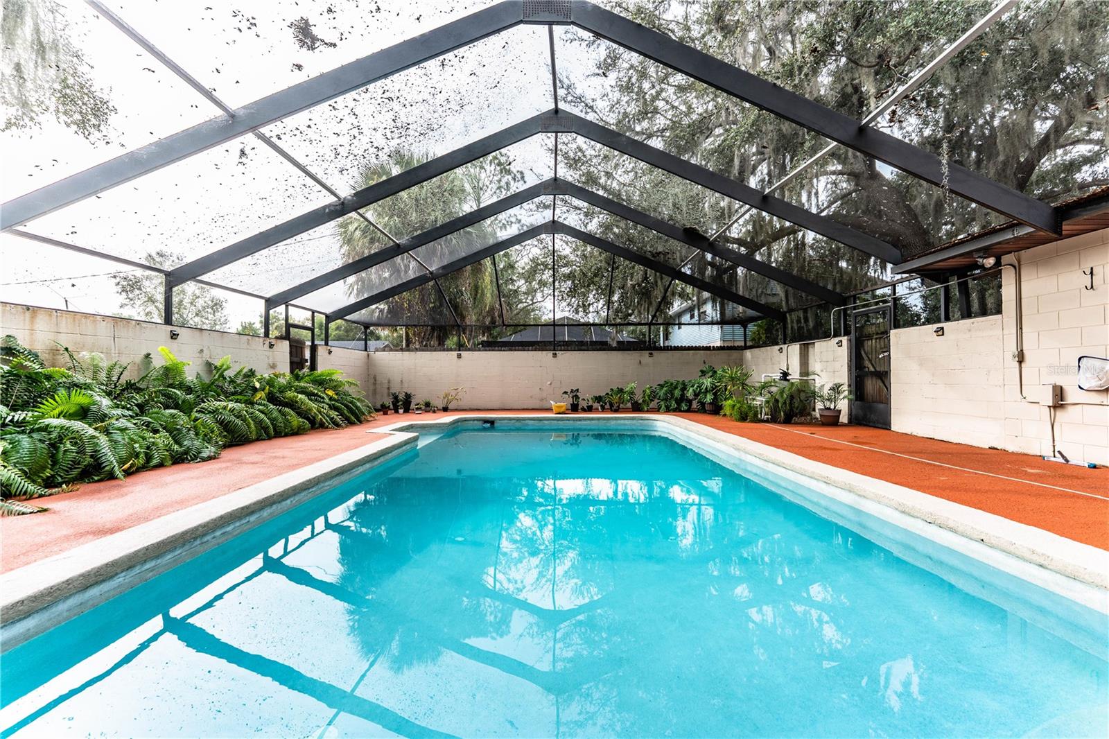 WEST OF LAKE HOWARD - Residential