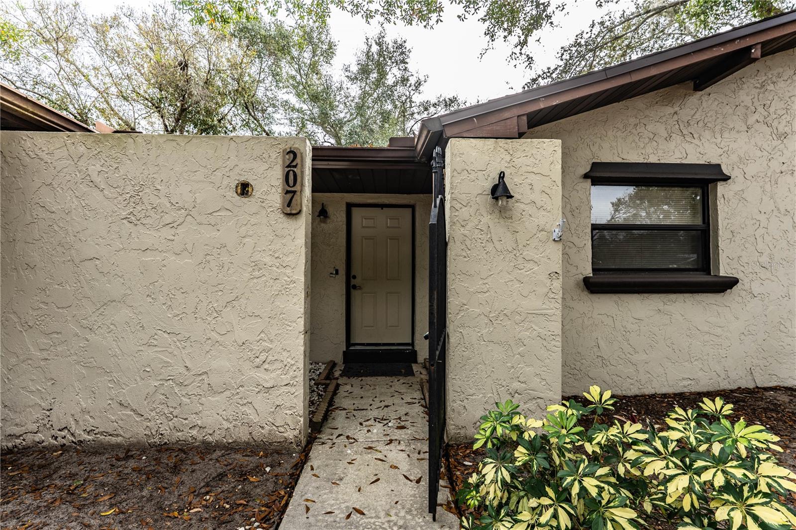 WEST OF LAKE HOWARD - Residential