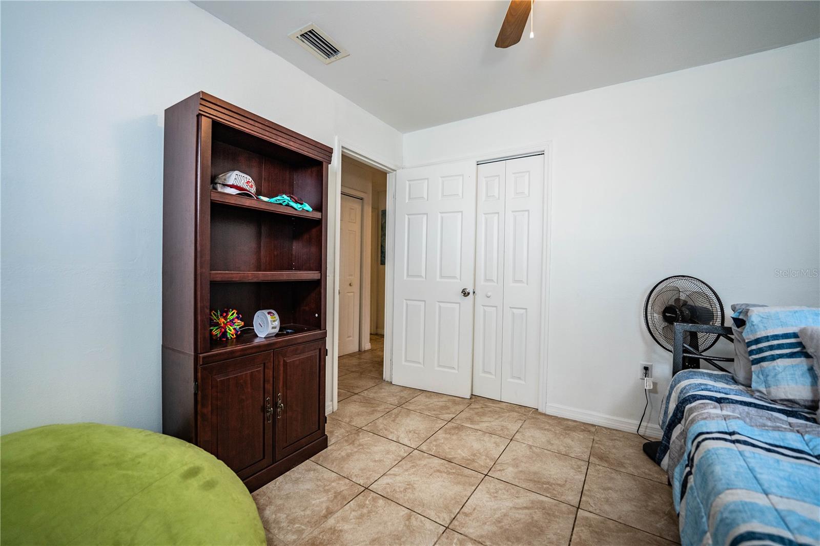 WEST OF LAKE HOWARD - Residential