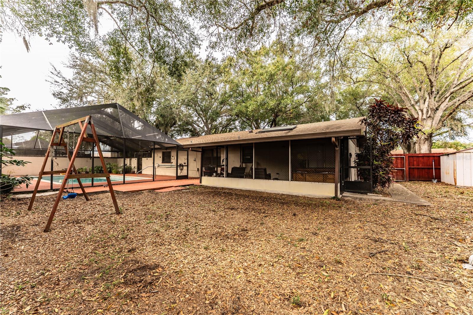 WEST OF LAKE HOWARD - Residential