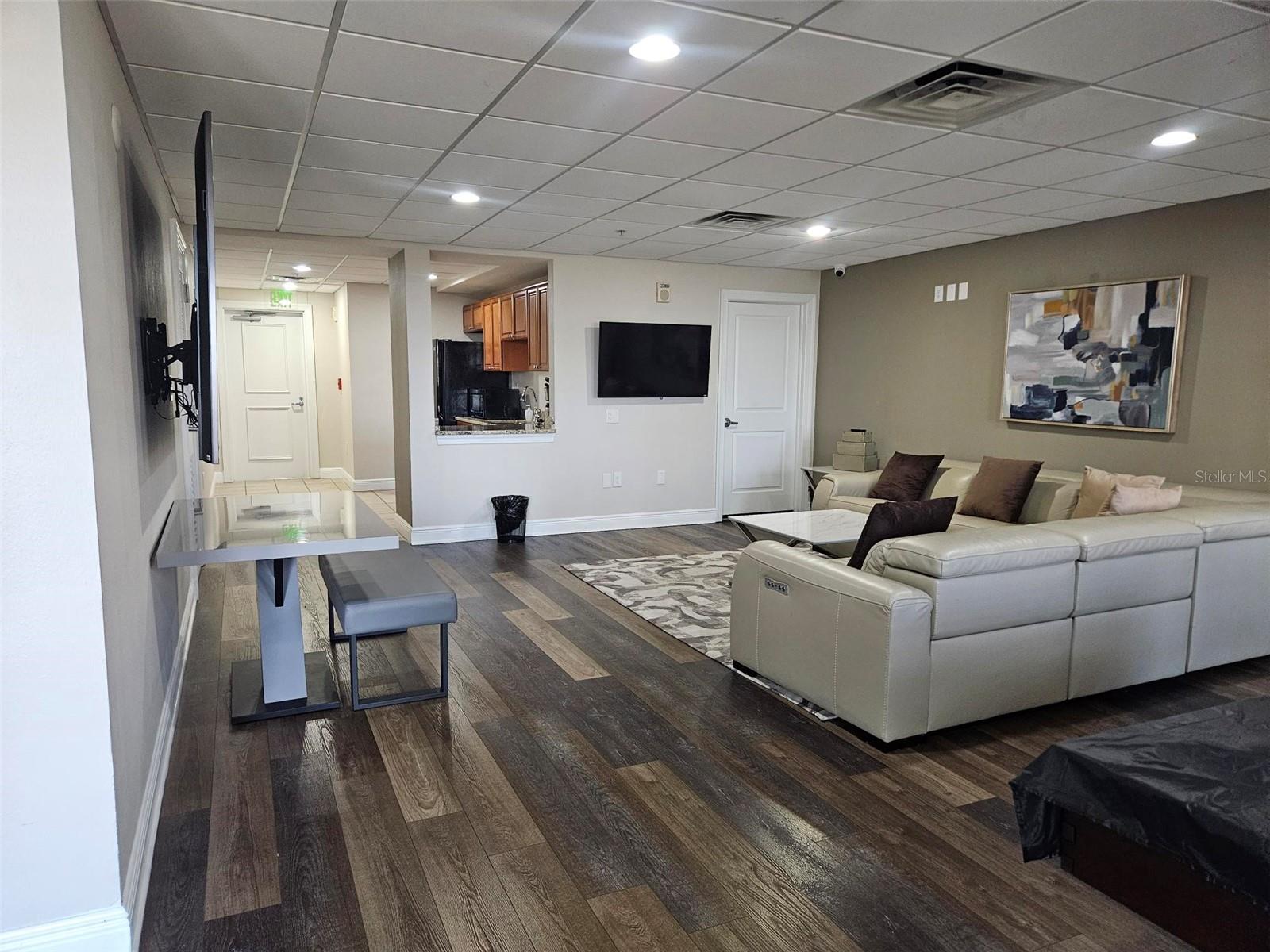 STATION SQUARE CONDO - Residential