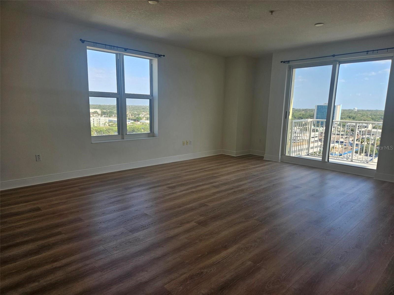 STATION SQUARE CONDO - Residential