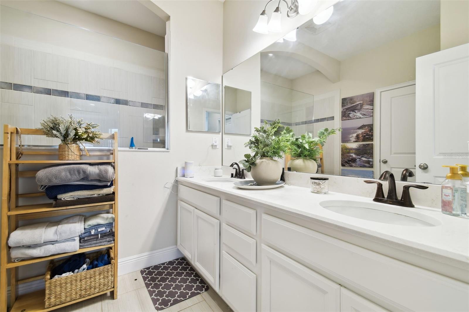 FLORABLU ESTATES - Residential