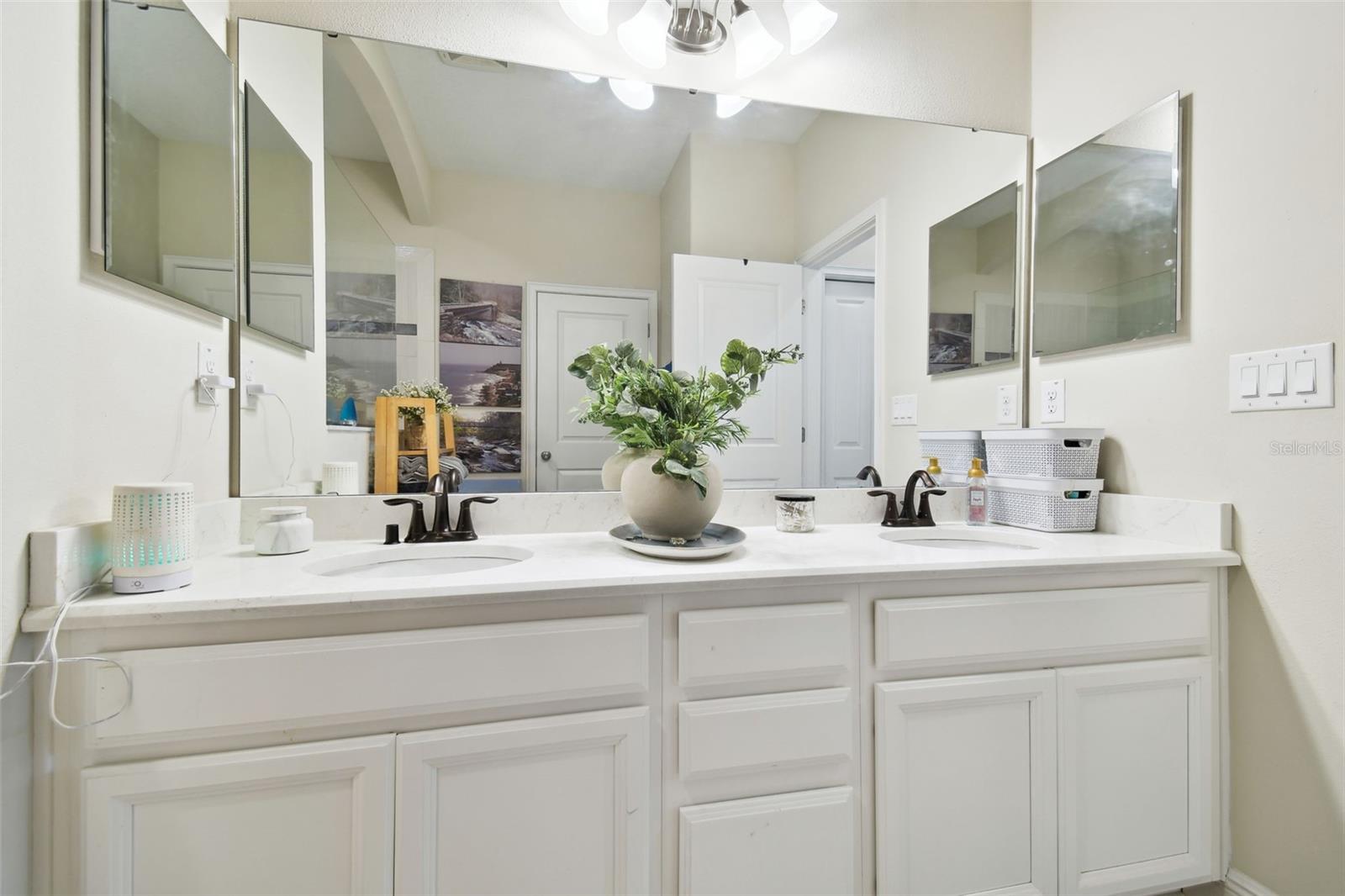 FLORABLU ESTATES - Residential