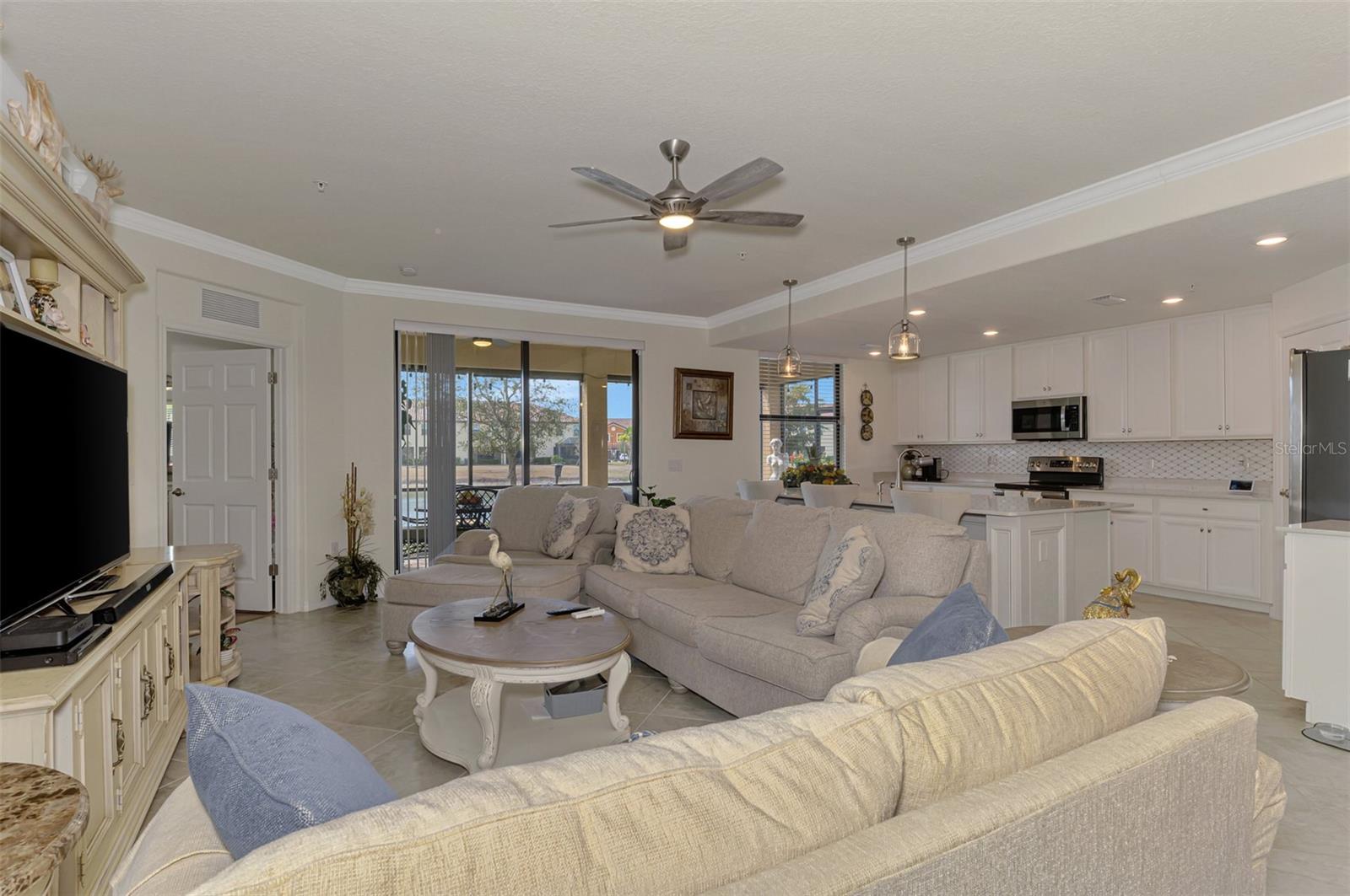 COACH HOMES 3/GRAN PARADISO BL - Residential