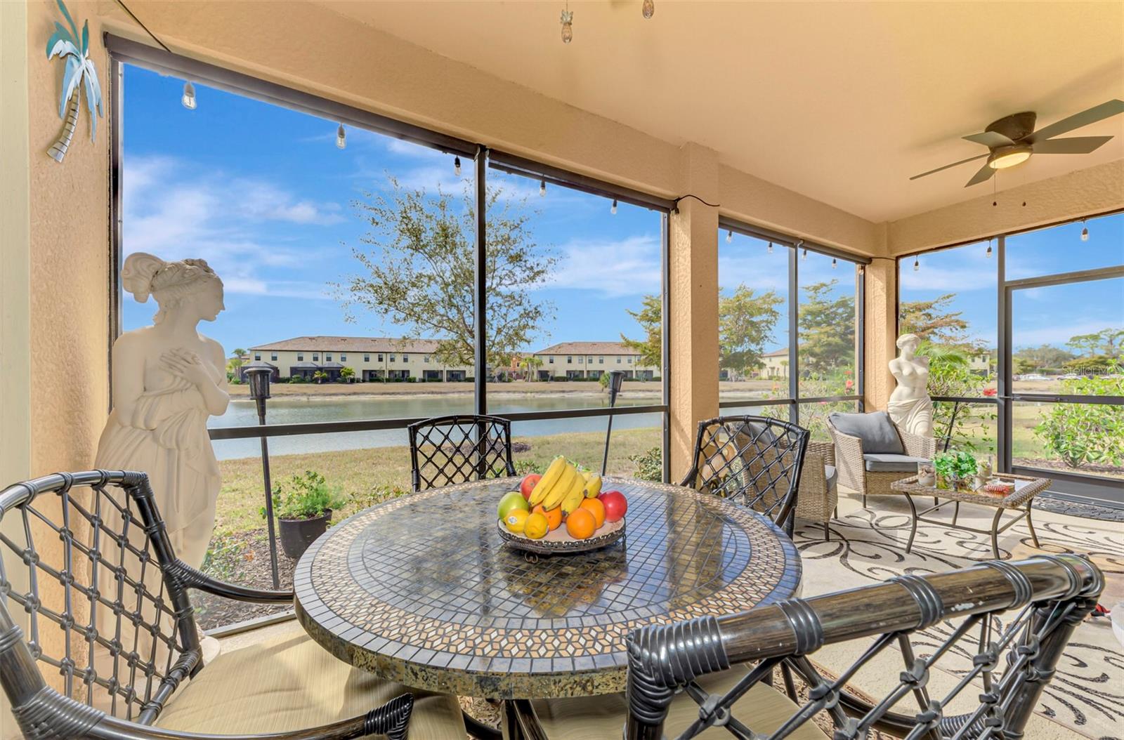 COACH HOMES 3/GRAN PARADISO BL - Residential