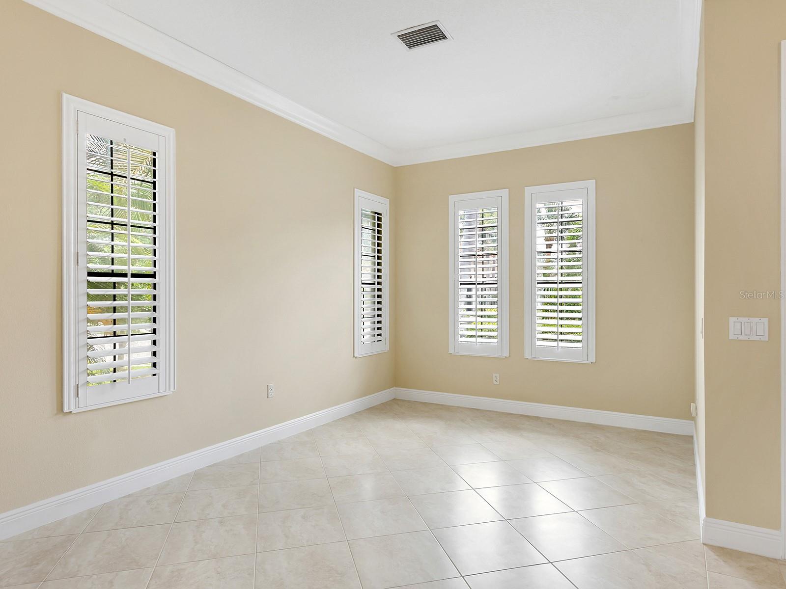 7210 LAKE FOREST GLEN