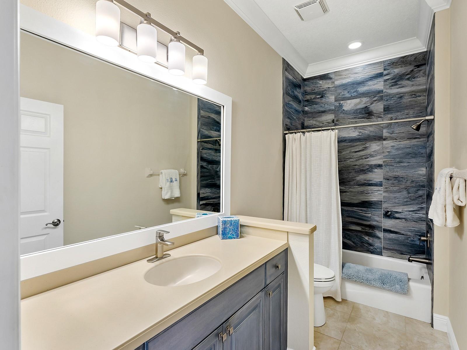 LAKEWOOD RANCH COUNTRY CLUB VILLAGE - Residential
