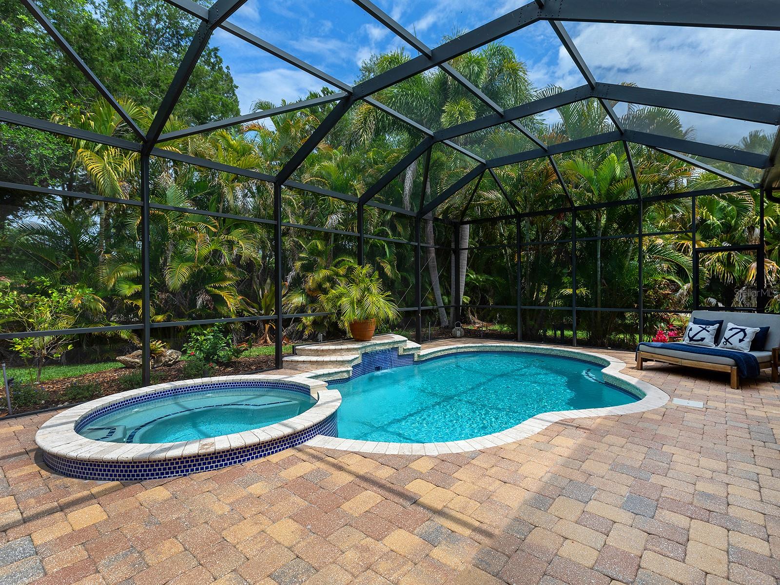 LAKEWOOD RANCH COUNTRY CLUB VILLAGE - Residential