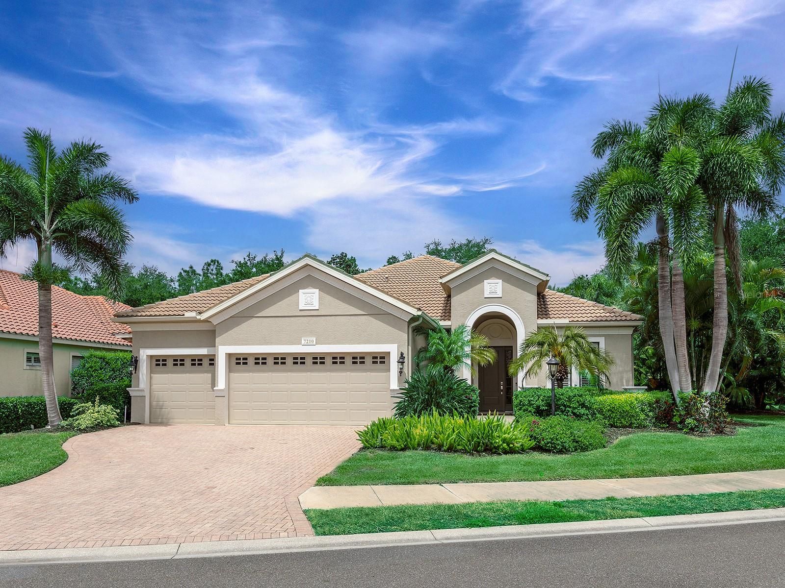 LAKEWOOD RANCH COUNTRY CLUB VILLAGE - Residential