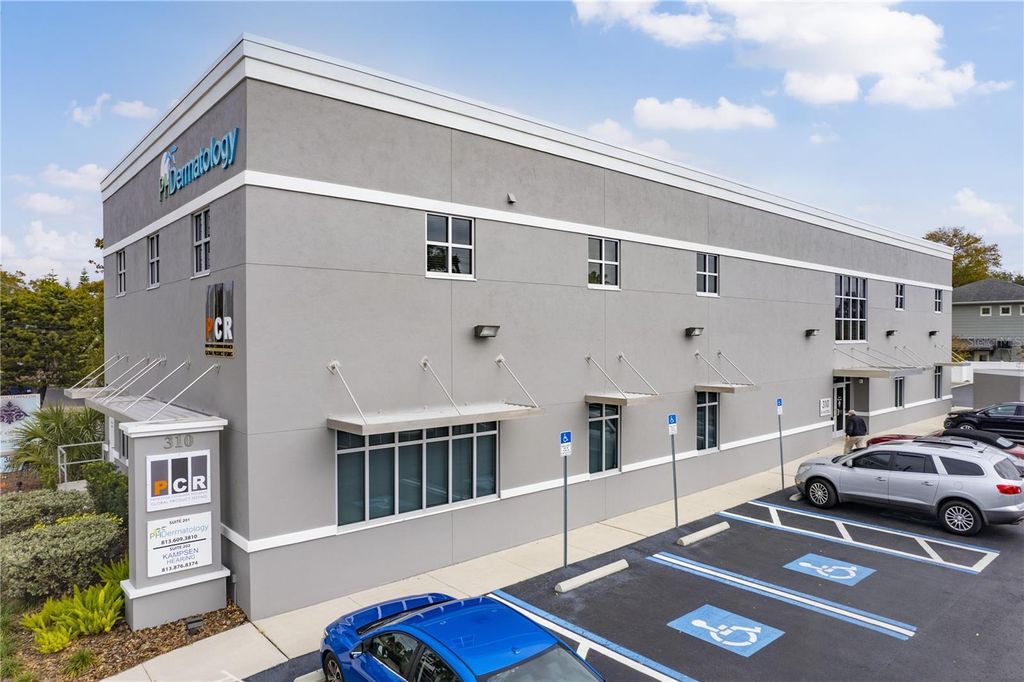 Photo of 310 S Macdill Avenue, Tampa, FL 33609 (MLS # W7884660)