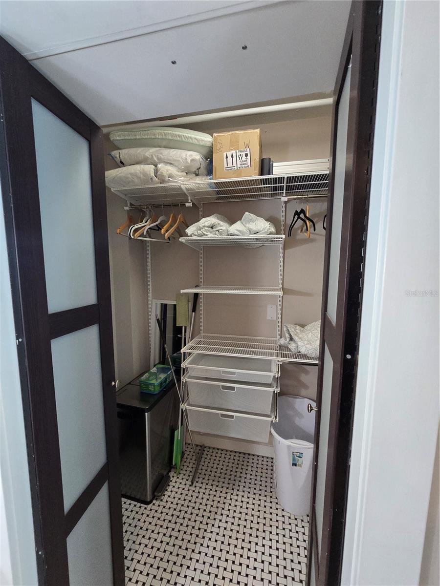 FLORI DE LEON APTS CO-OP - Residential