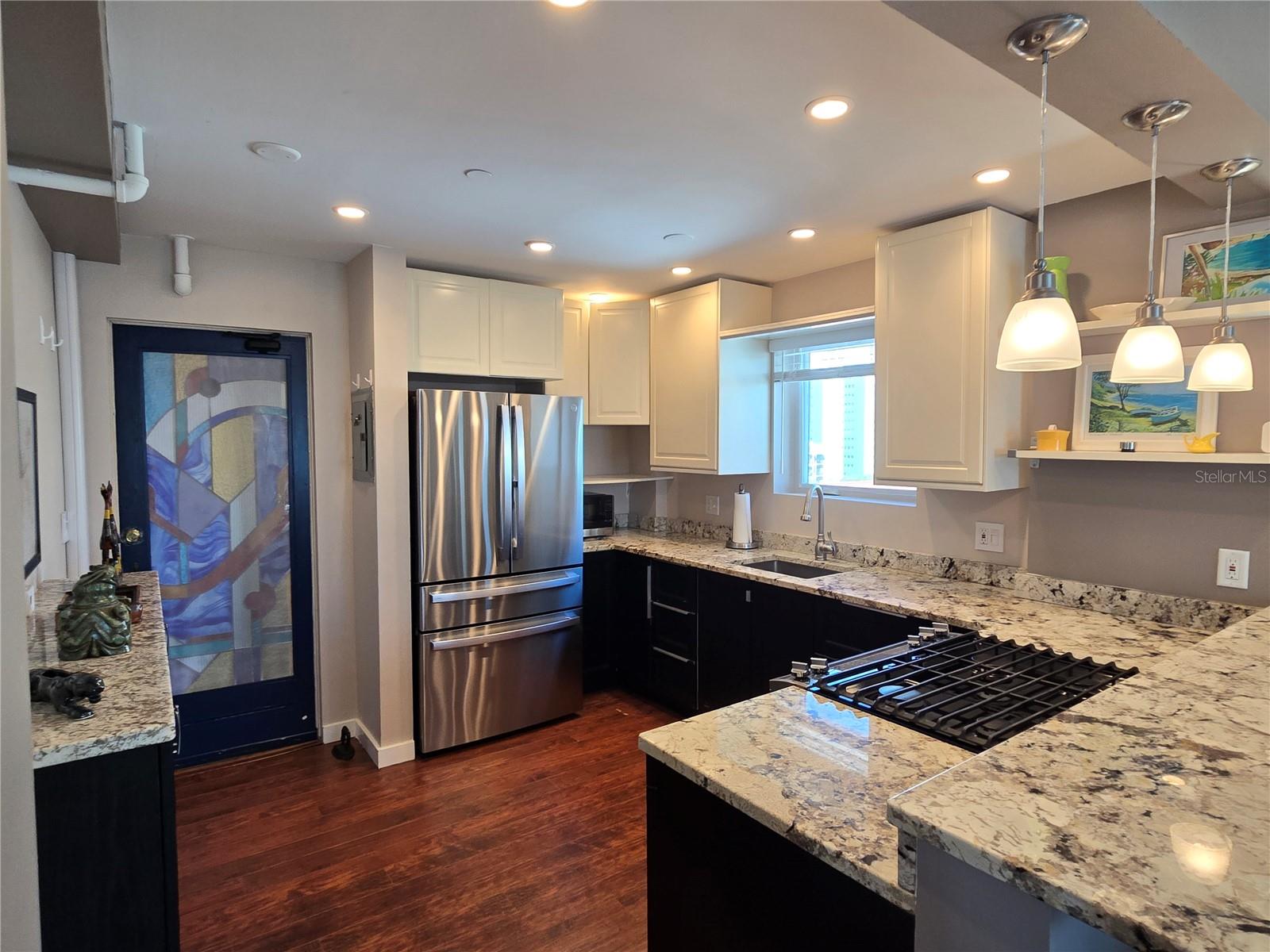 FLORI DE LEON APTS CO-OP - Residential