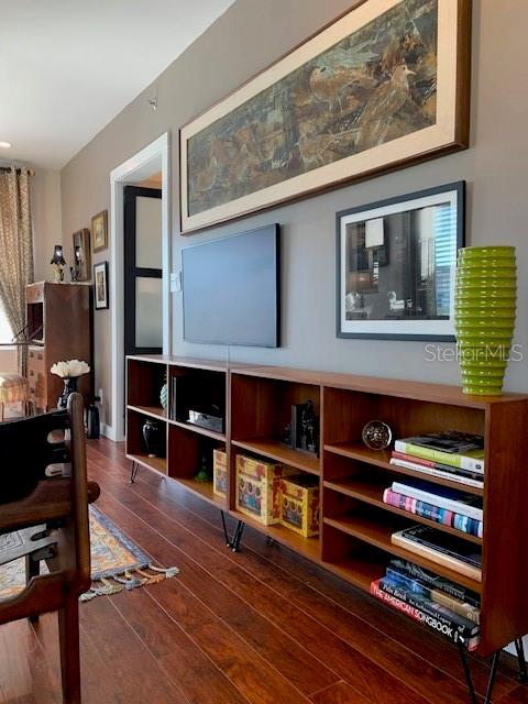 FLORI DE LEON APTS CO-OP - Residential