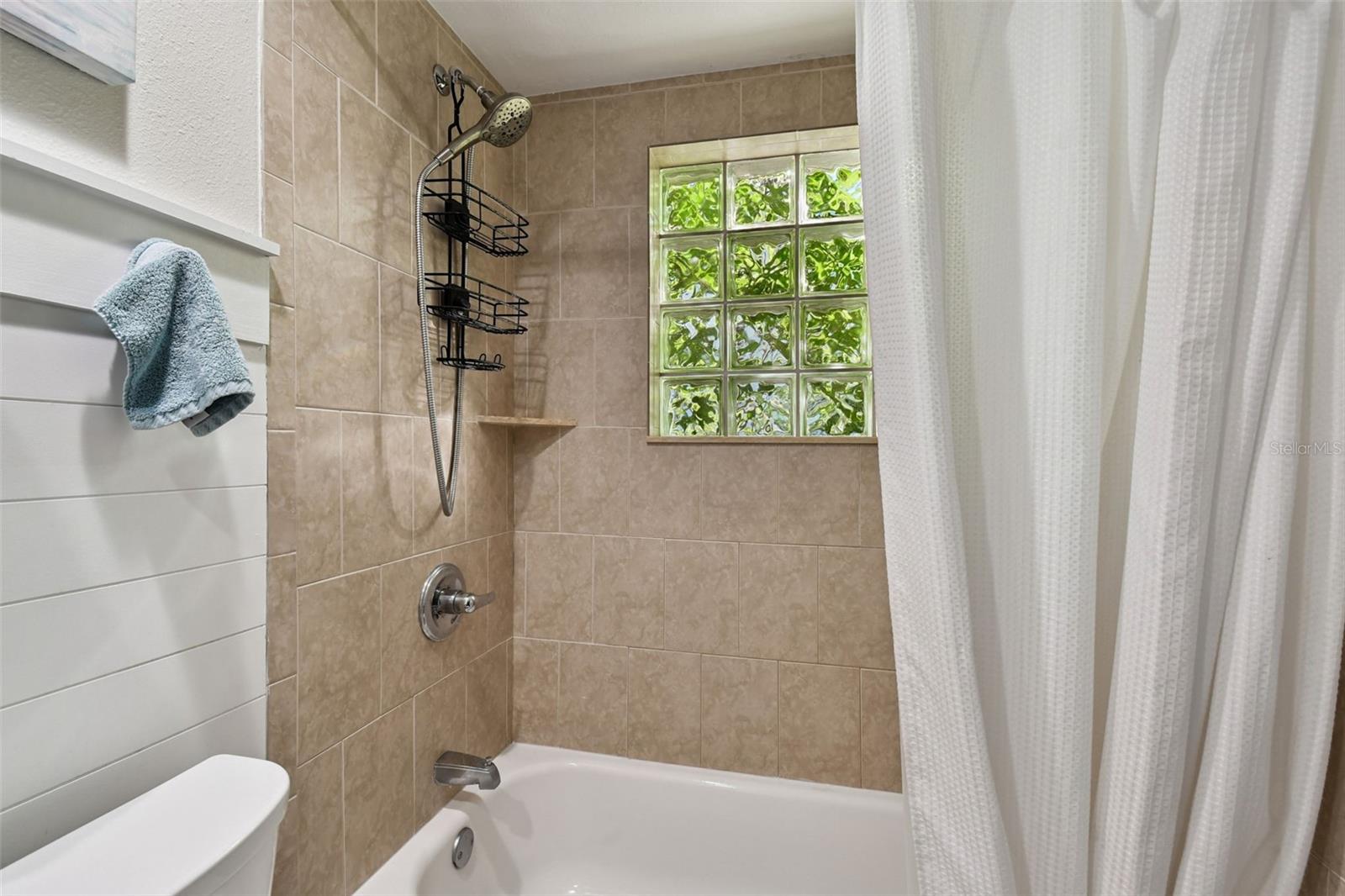 HARBOR OAKS ESTATES - Residential