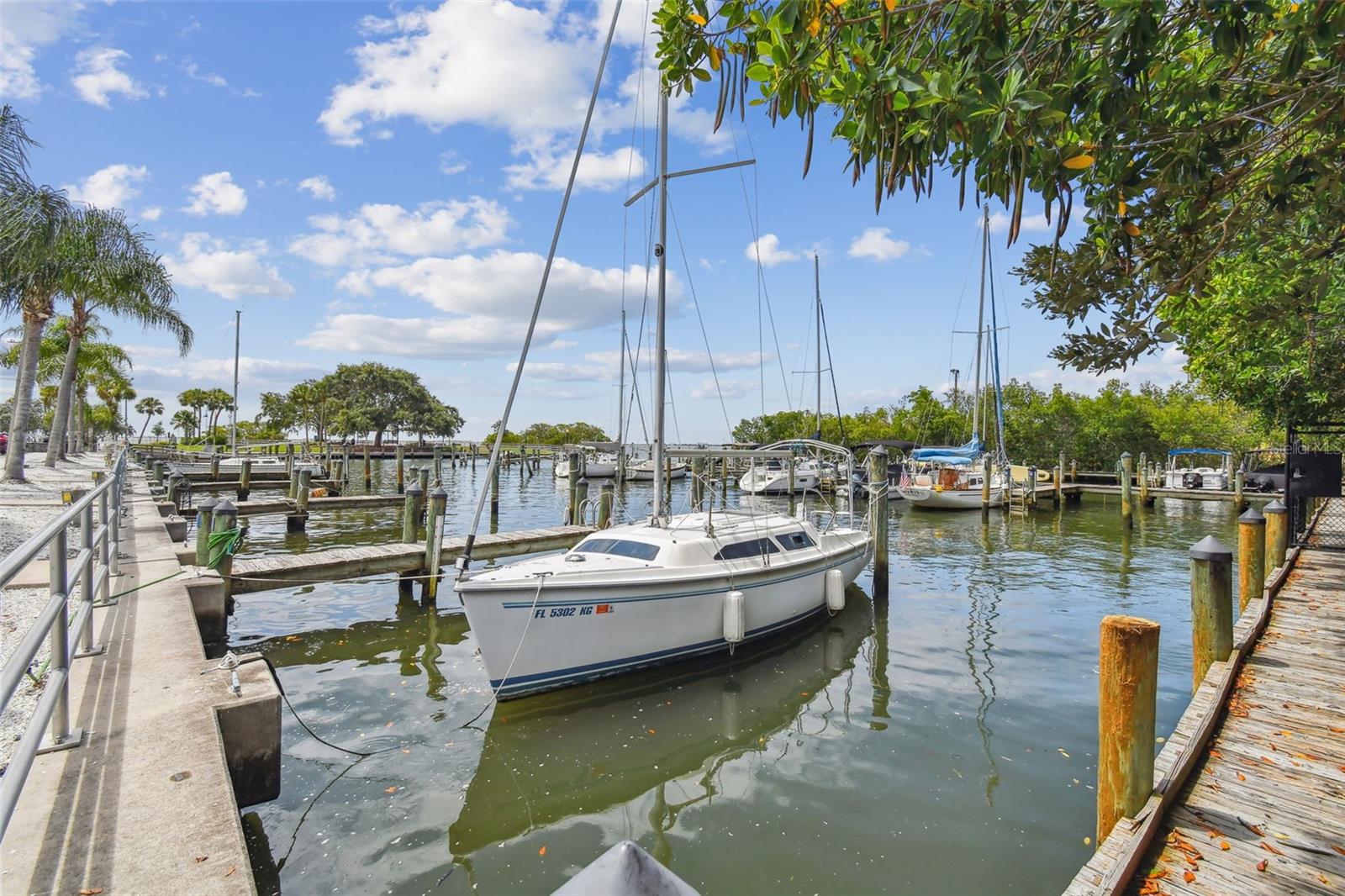 HARBOR OAKS ESTATES - Residential