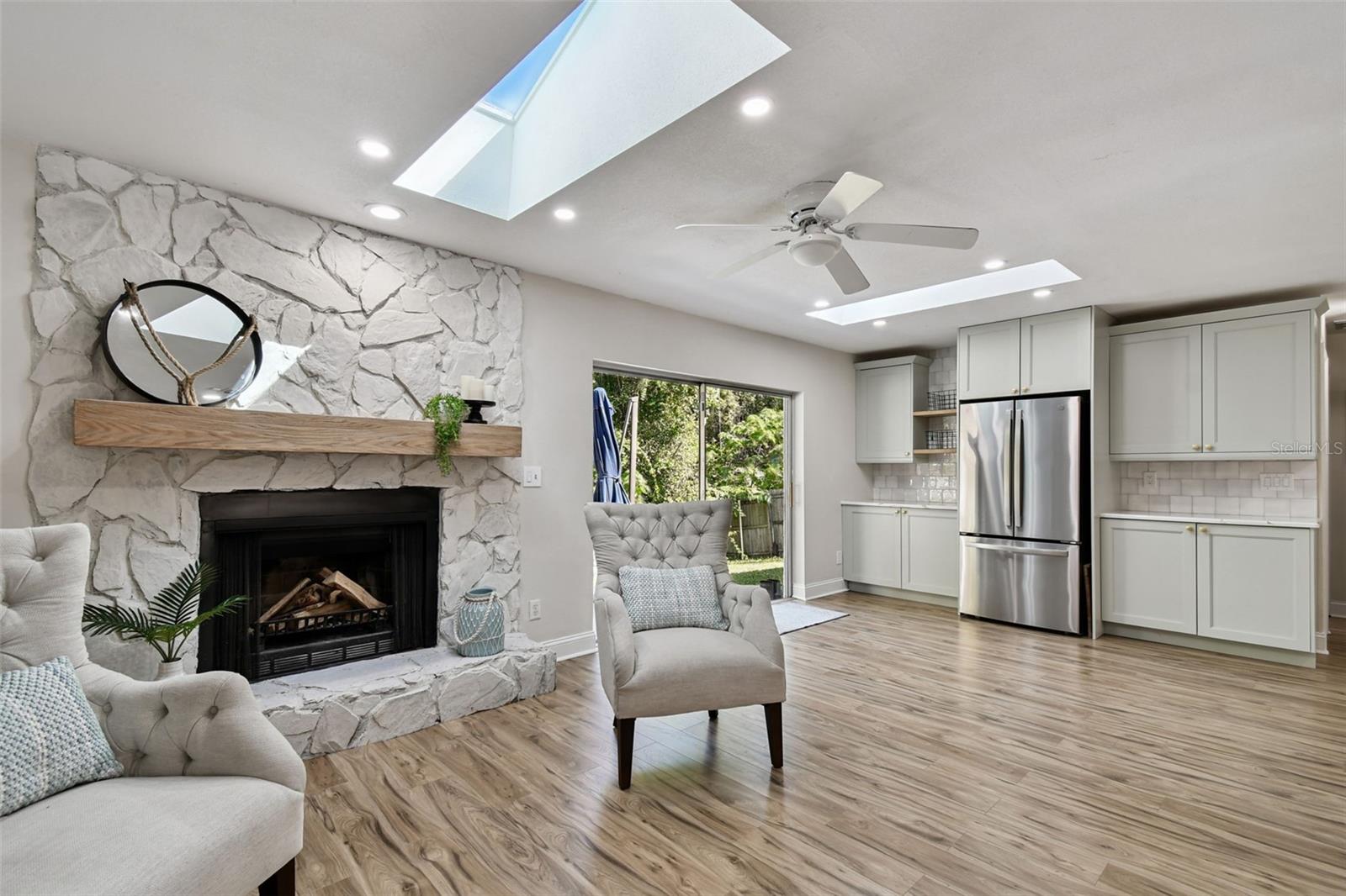 HARBOR OAKS ESTATES - Residential