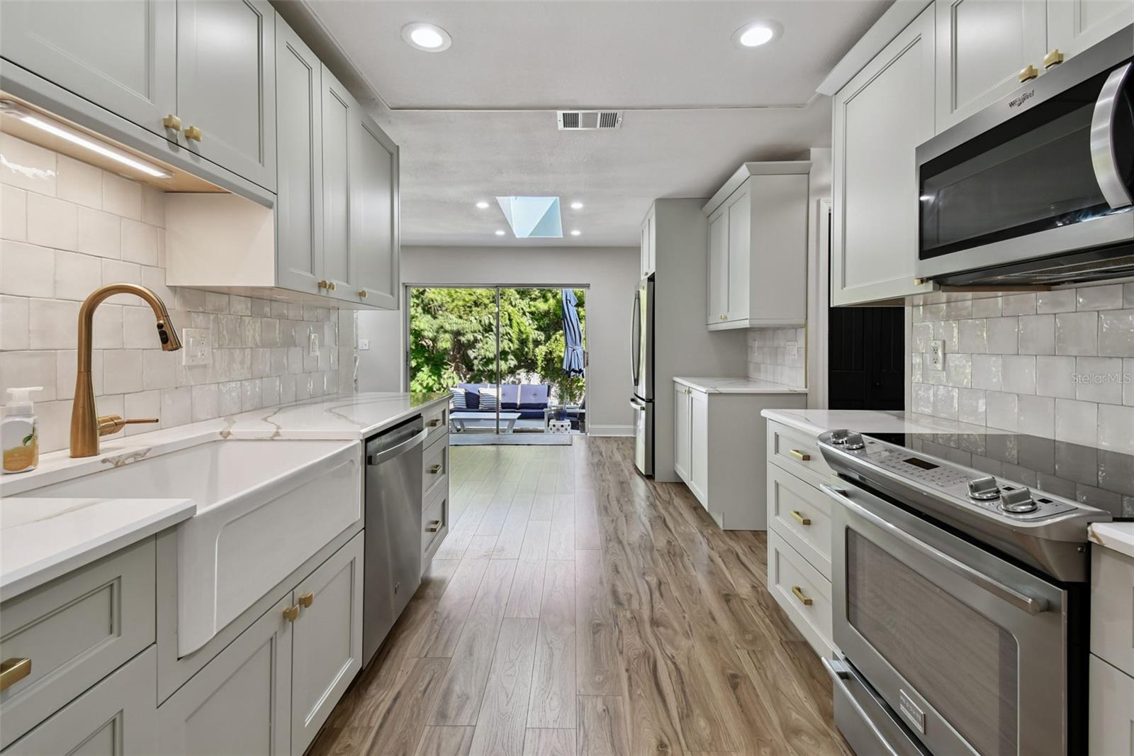 HARBOR OAKS ESTATES - Residential
