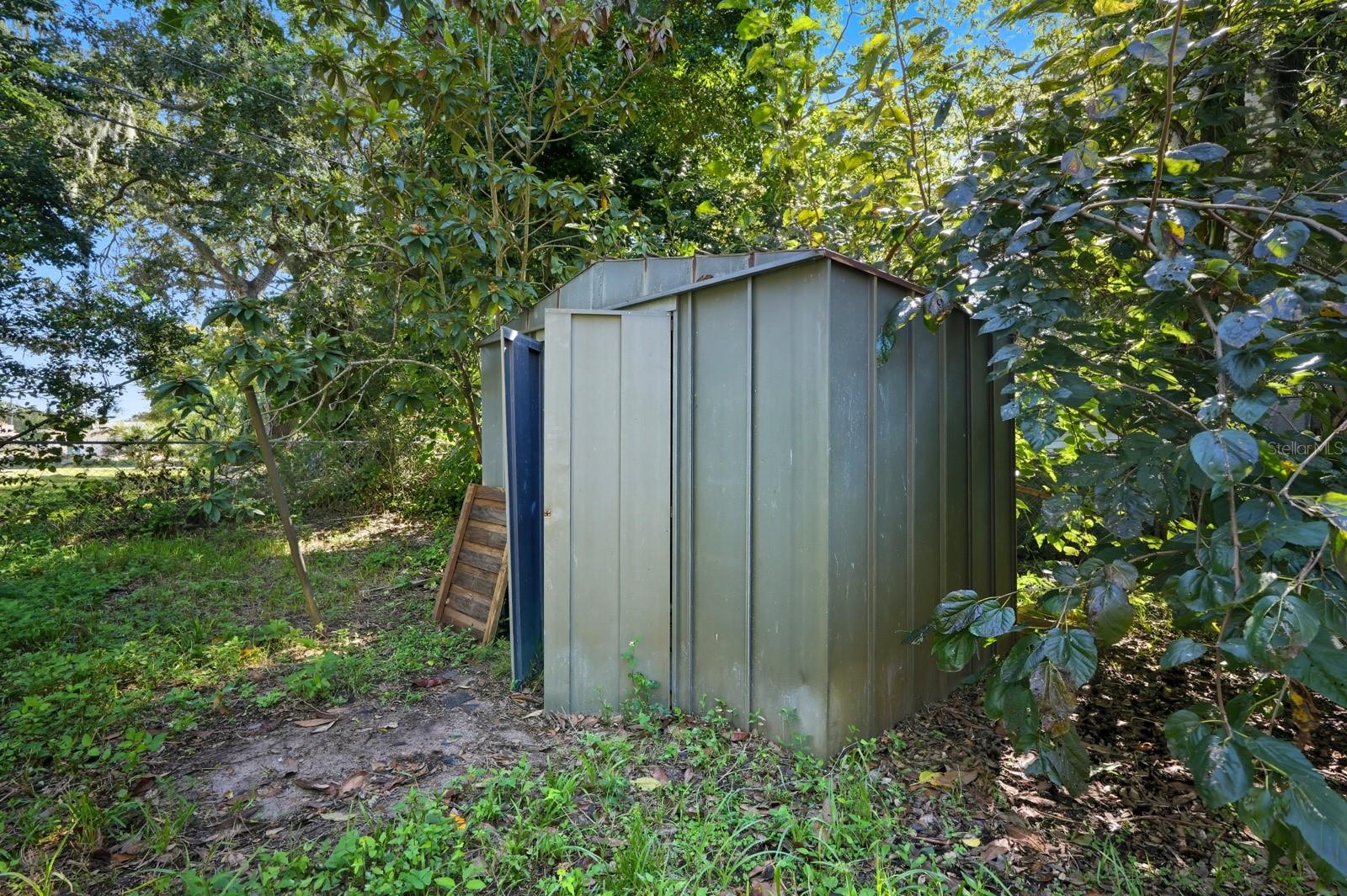 HIBISCUS PARK IN BLK 32 DAYTONA - Residential