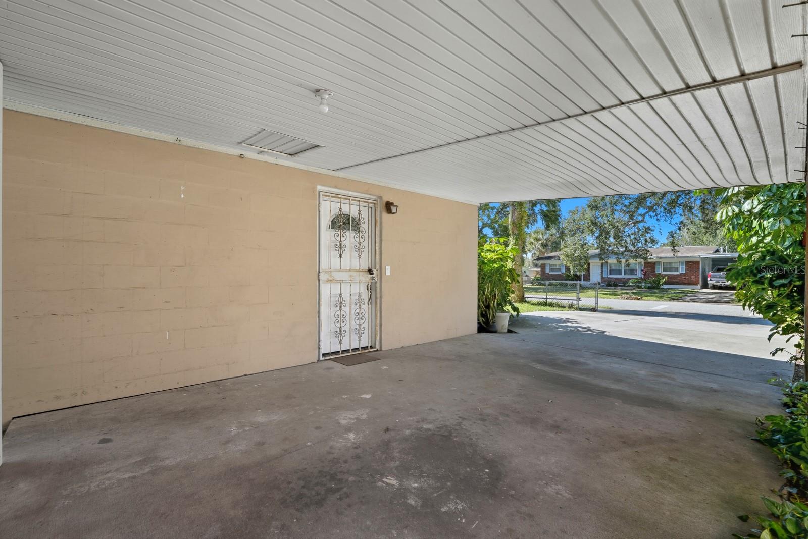 437 LOCKHART STREET