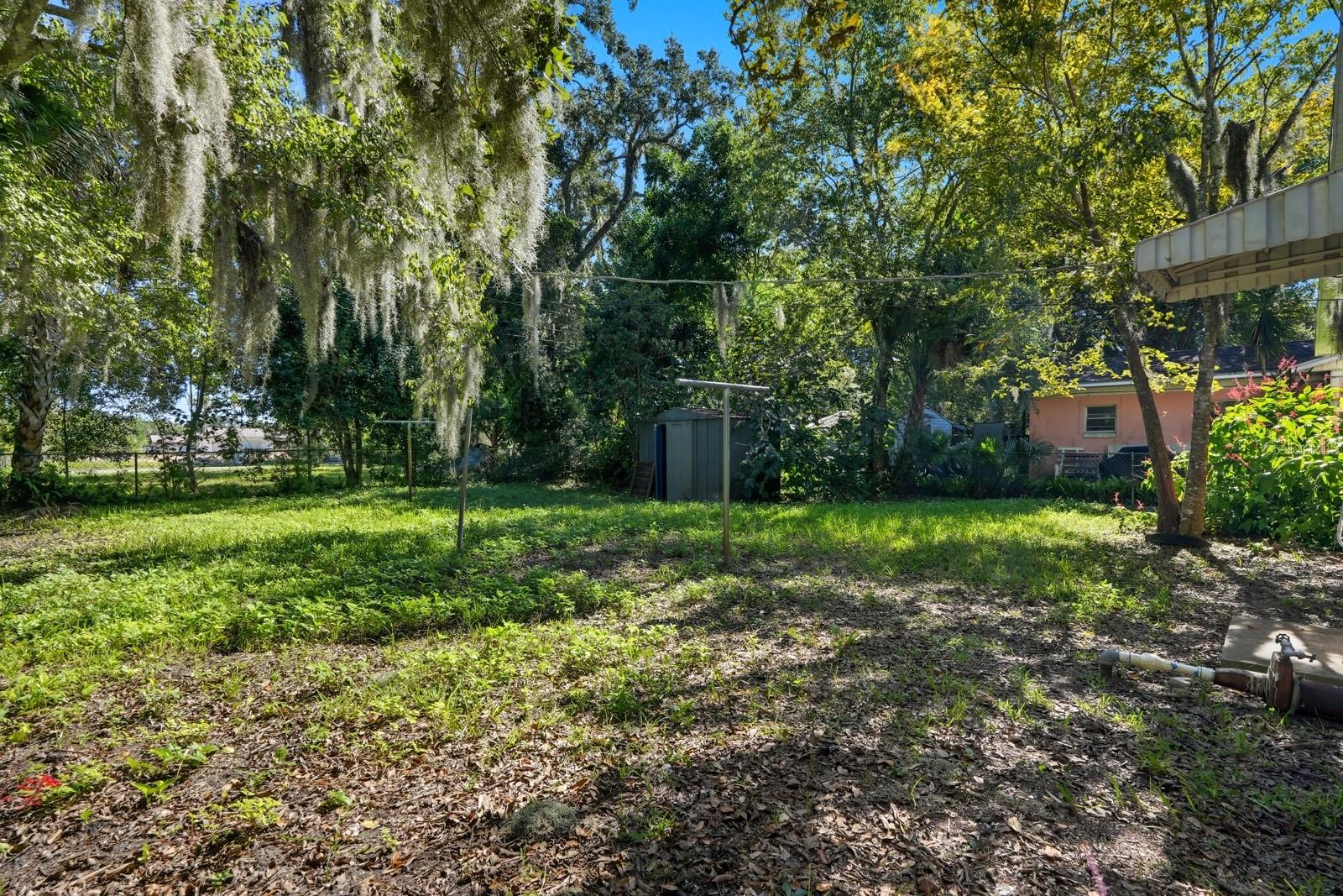 HIBISCUS PARK IN BLK 32 DAYTONA - Residential