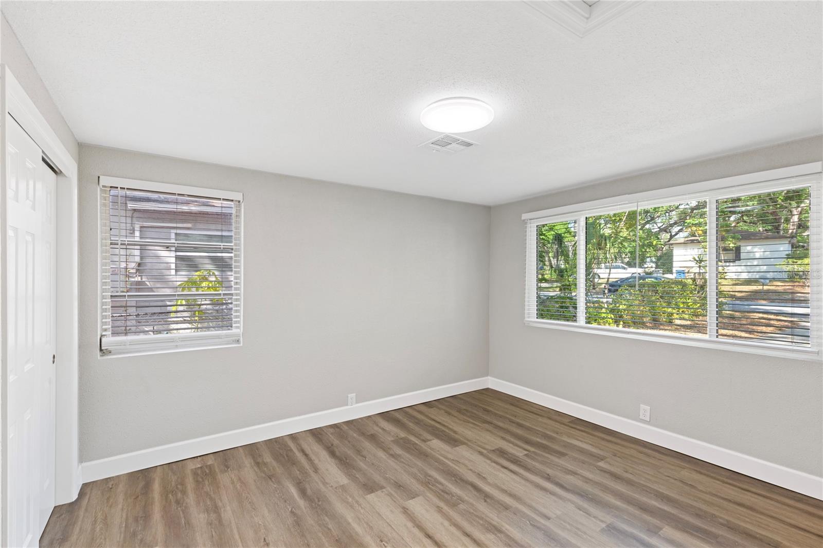 SIRMONS HEIGHTS - Residential