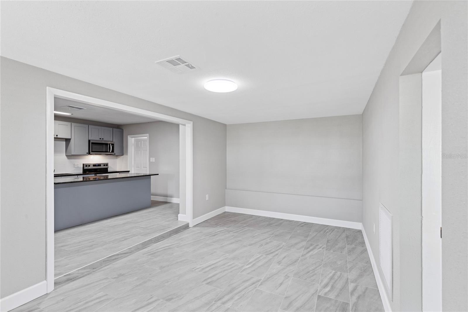 SIRMONS HEIGHTS - Residential