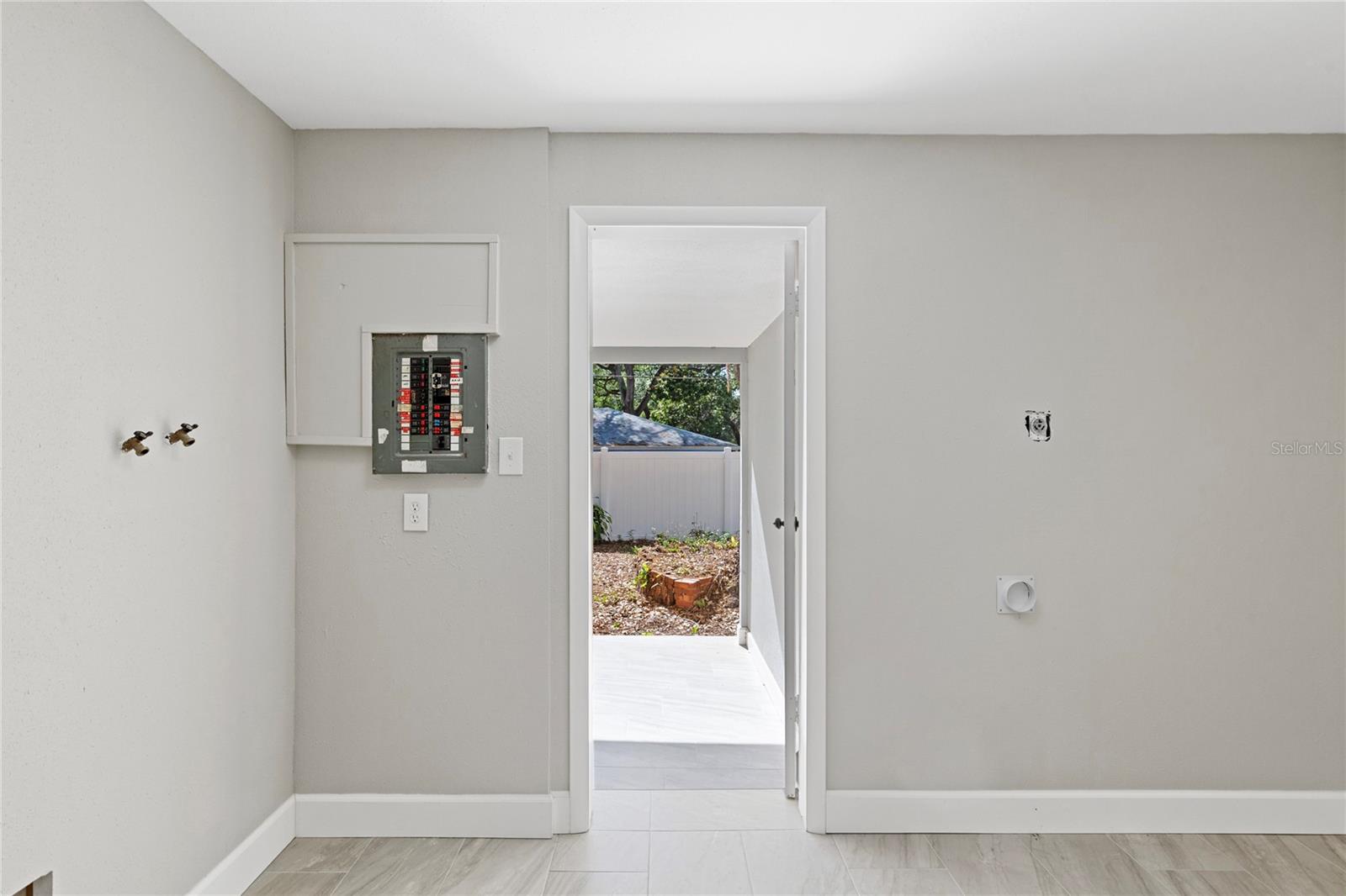 SIRMONS HEIGHTS - Residential