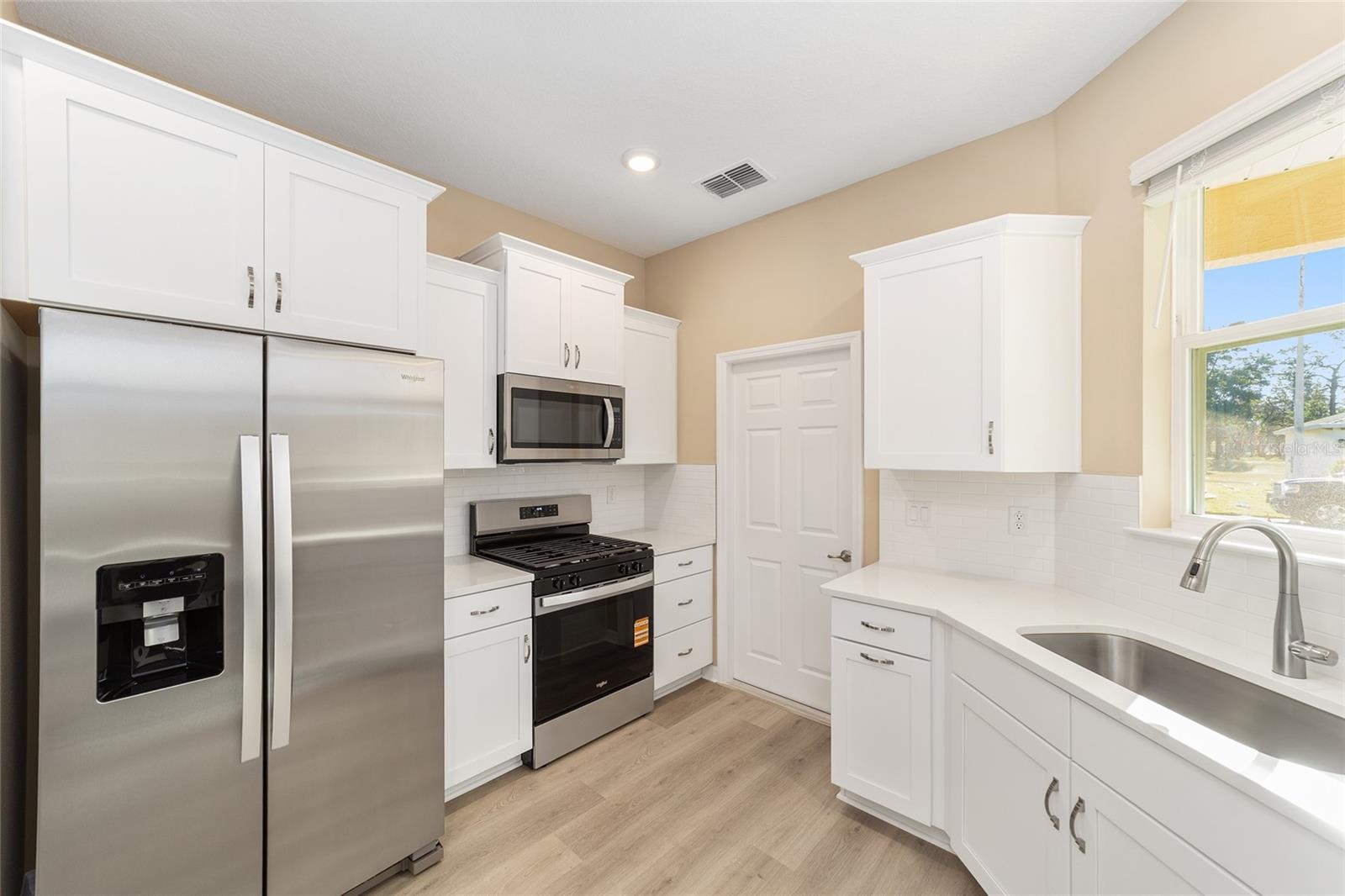 ON TOP OF THE WORLD - Residential