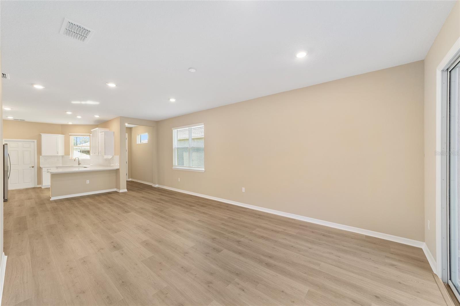 ON TOP OF THE WORLD - Residential