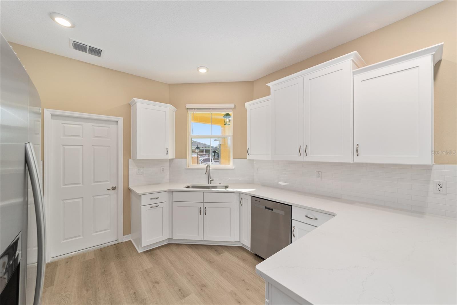 ON TOP OF THE WORLD - Residential