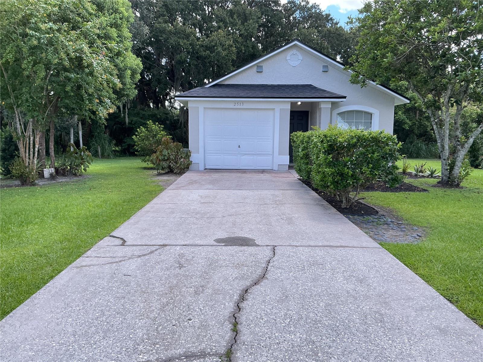 2513 DAFFADIL TERRACE